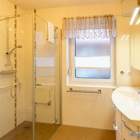 Ruge Bries, Rb1 Apartament